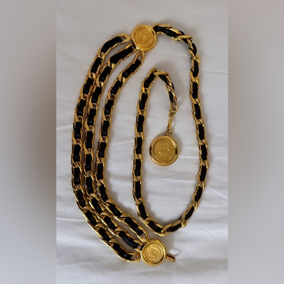 $1️⃣8️⃣0️⃣0️⃣ Chanel belt - Picture 5 of 12